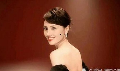 五位女星的娱乐圈秘辛：爱情、分手与背后的故事揭秘